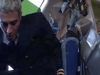 Hard seks met zeer heet stewardesses