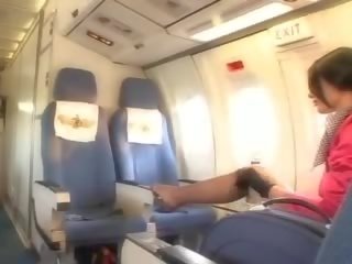 Szexi levegő hostess jelentkeznek friss sperma aboard