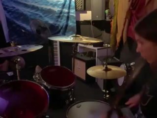 Felicity feline drumming lang jam