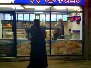 Latex felszerelés -ban a kebab bolt, ingyenes amatőr hd trágár film 05
